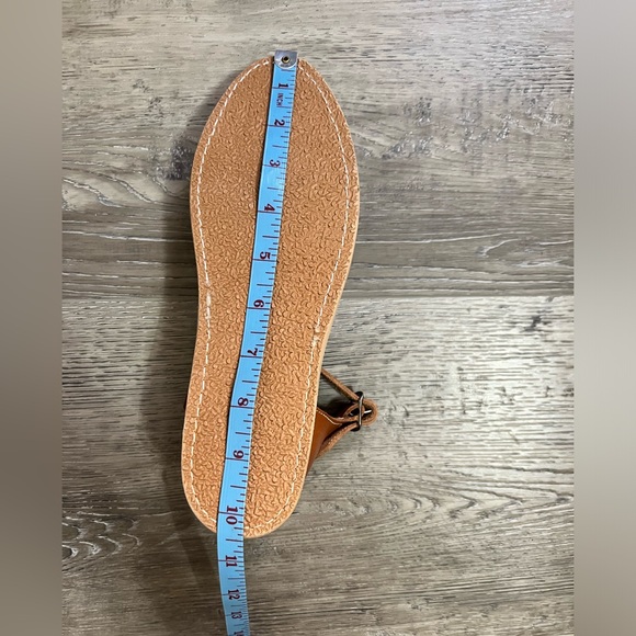 Authentic Embossed Huarache Sandles from Mexico. Flower design closed toe - Picture 9 of 10